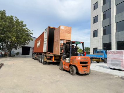 Intelligent fiber cutting machines are exported to Egypt, facilitating the upgrading of the textile industry in North Africa.